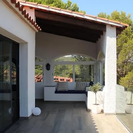 Bella Vista